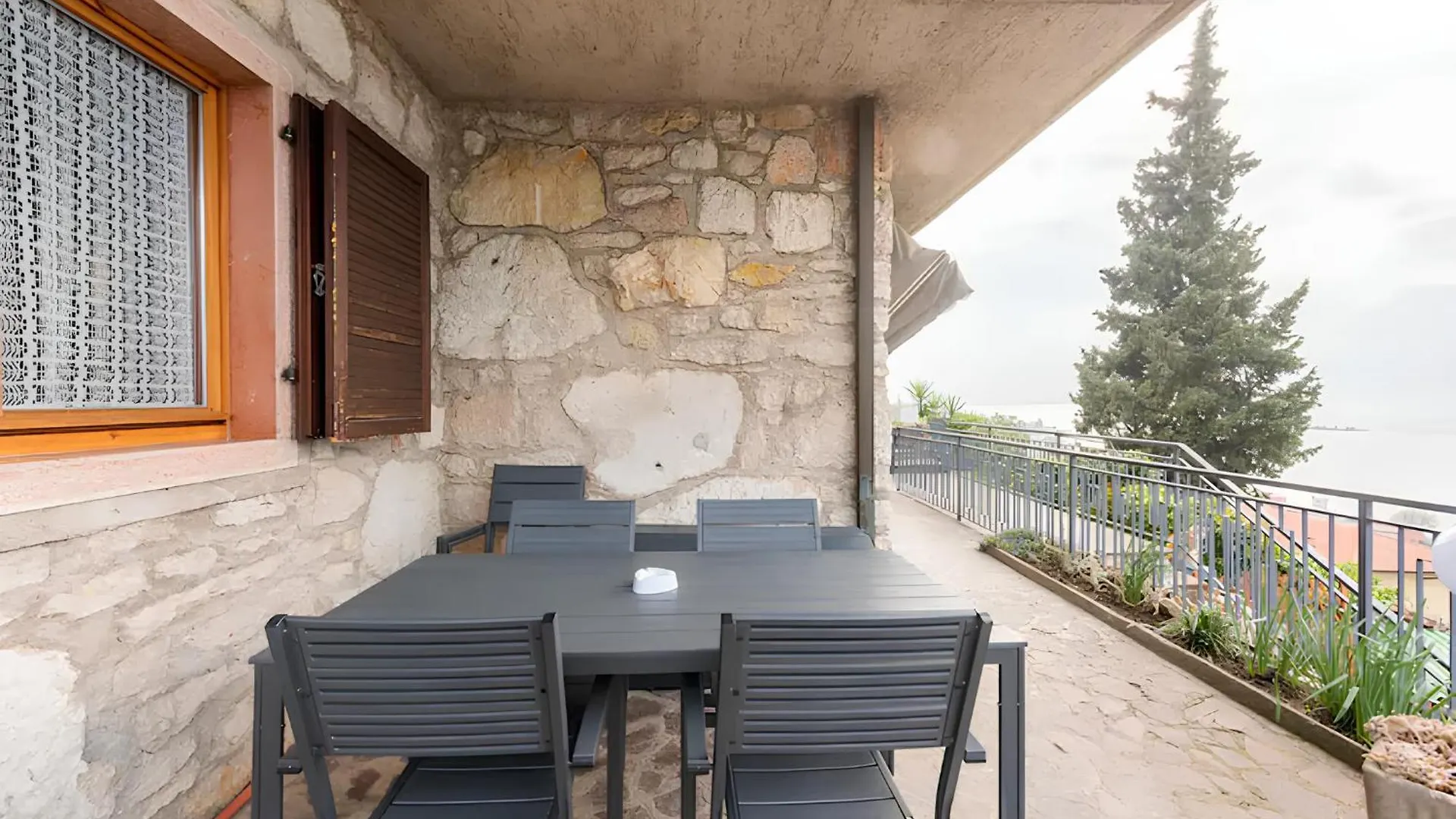 The View House Daire Malcesine 0*,